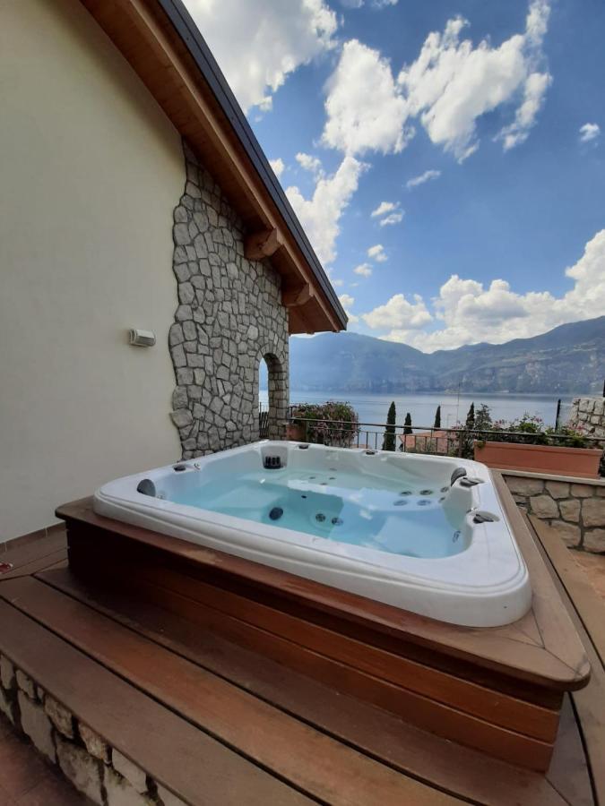Bmp Apartment Deluxe 1 Jacuzzi Riscaldata Privata Vista Lago Di Garda Brenzone sul Garda Kültér fotó
