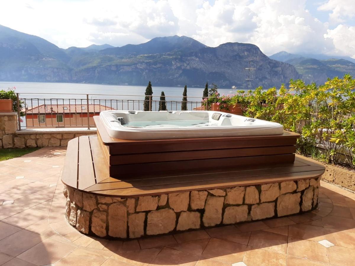 Bmp Apartment Deluxe 1 Jacuzzi Riscaldata Privata Vista Lago Di Garda Brenzone sul Garda Kültér fotó